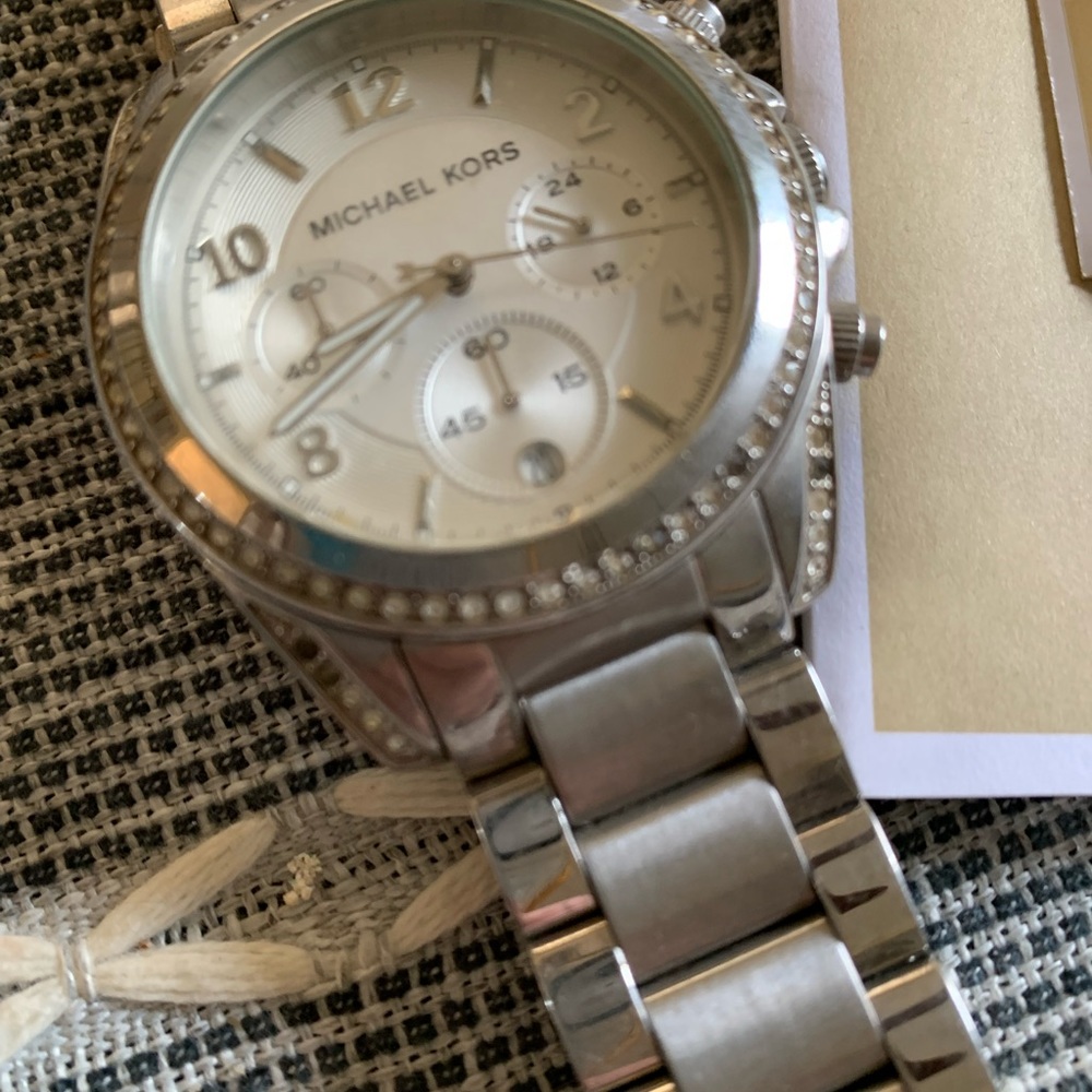 Michael Kors watch - Picture 4 of 6